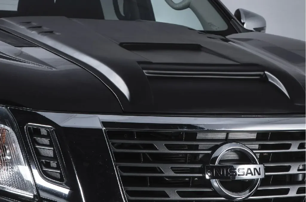 Nissan Navara Black Bonnet Scoop D23